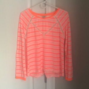 Light material long sleeve shirt